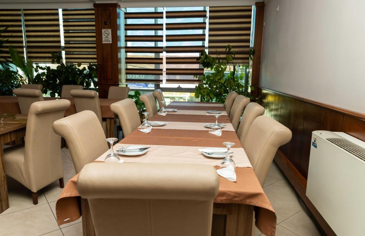 Hotel Leo Печ Экстерьер фото